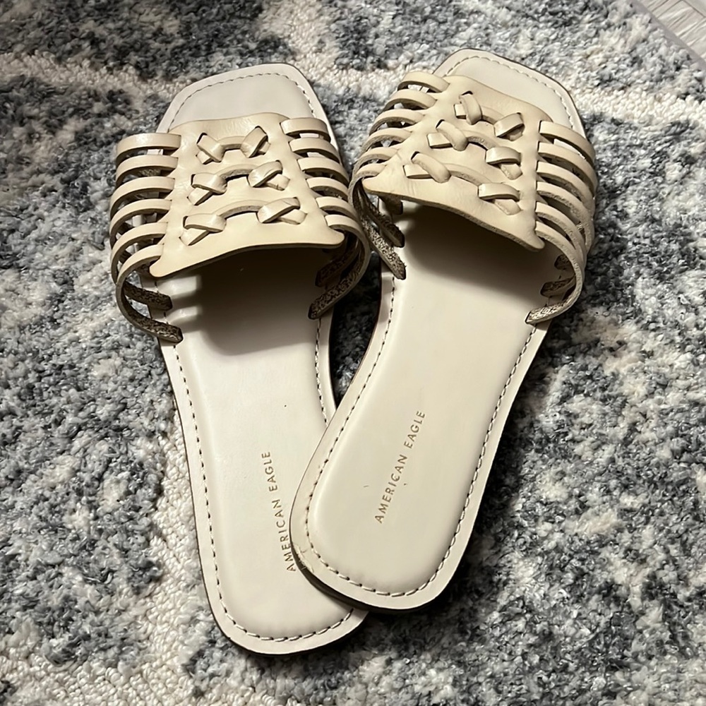 AE Huarache Slide Sandal size 7, not worn at all!